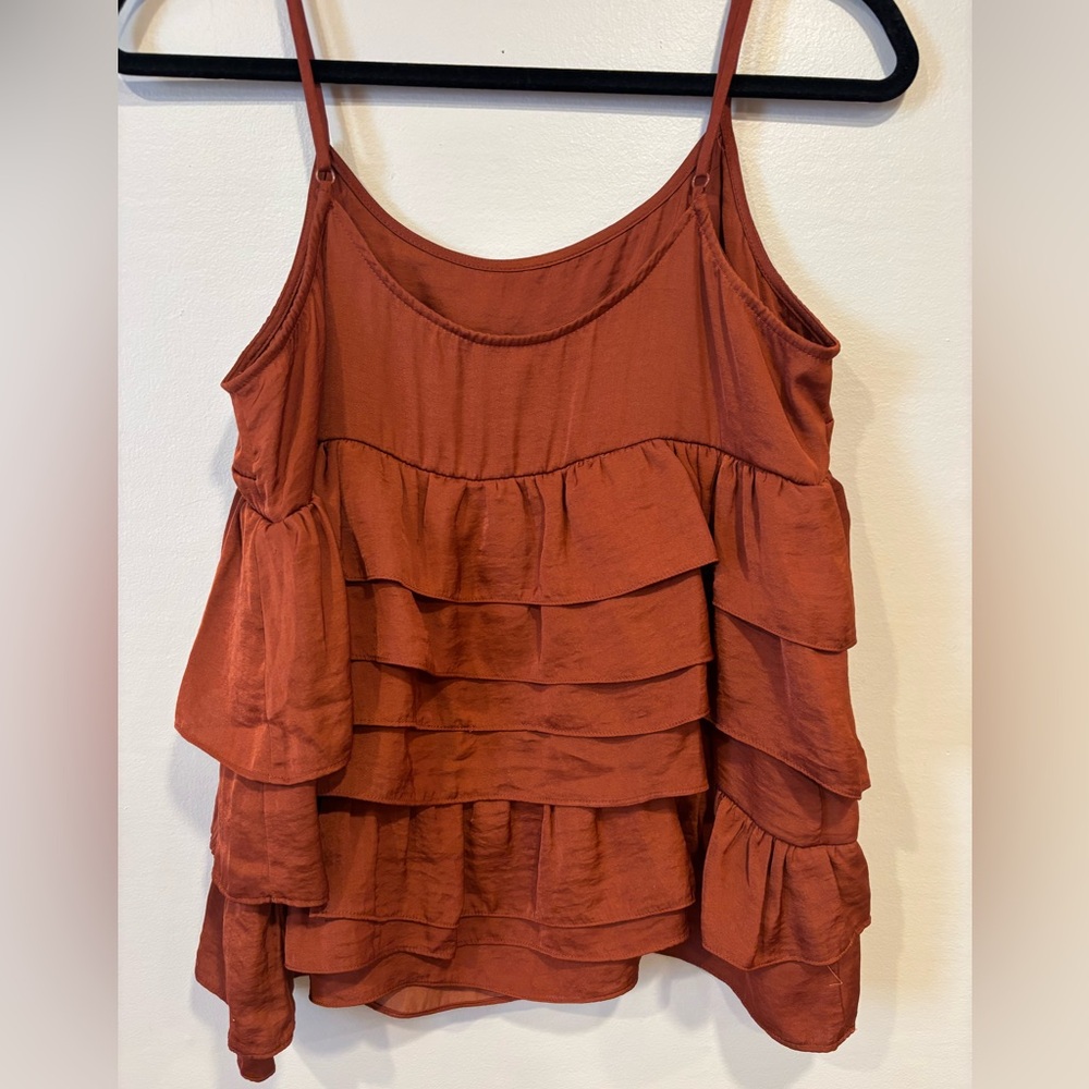 Who What Wear Tiered Ruffle Adjustable Strap Rust Tank Top Women's Medium - Picture 5 of 5